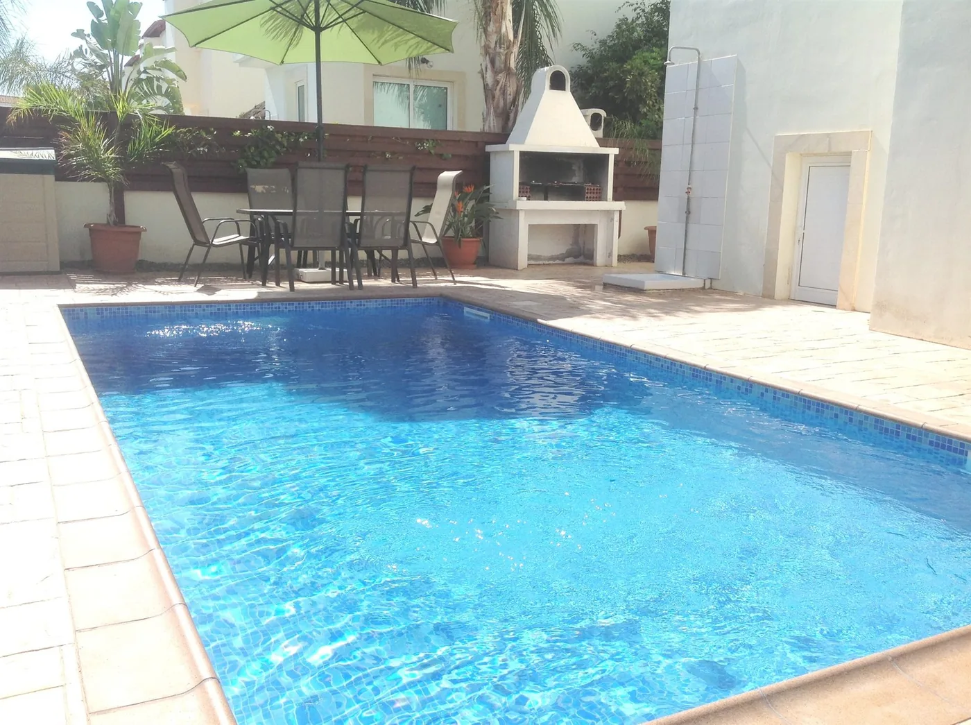 Palm Villa private pool with outdoor dining area and BBQ terrace, Pernera Cyprus